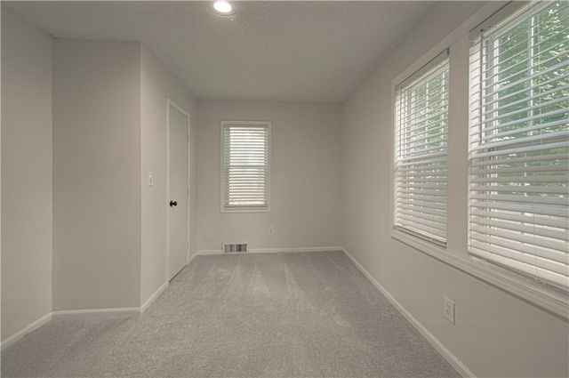 9248 McGee Street, Kansas City, MO 64114