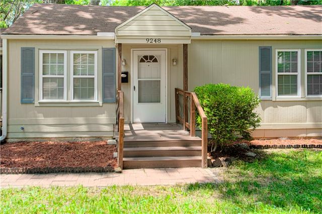 9248 McGee Street, Kansas City, MO 64114