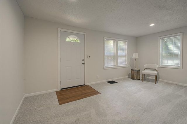 9248 McGee Street, Kansas City, MO 64114