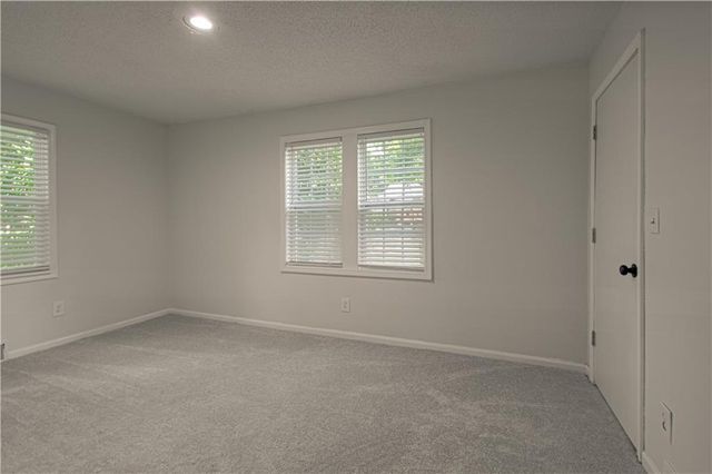9248 McGee Street, Kansas City, MO 64114