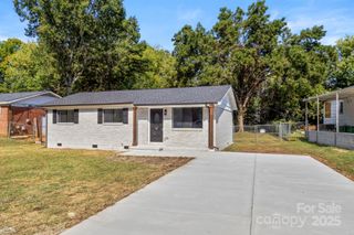 9235 Edgevale Drive, Charlotte, NC 28216