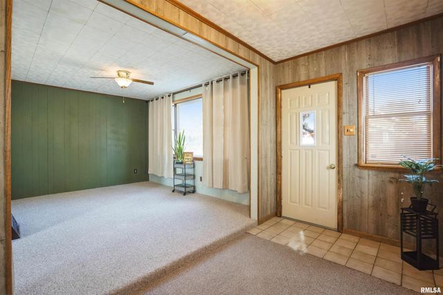 837 14TH Avenue S, Clinton, IA 52732