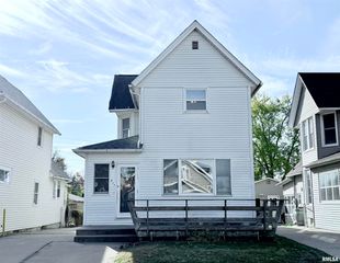 837 14TH Avenue S, Clinton, IA 52732