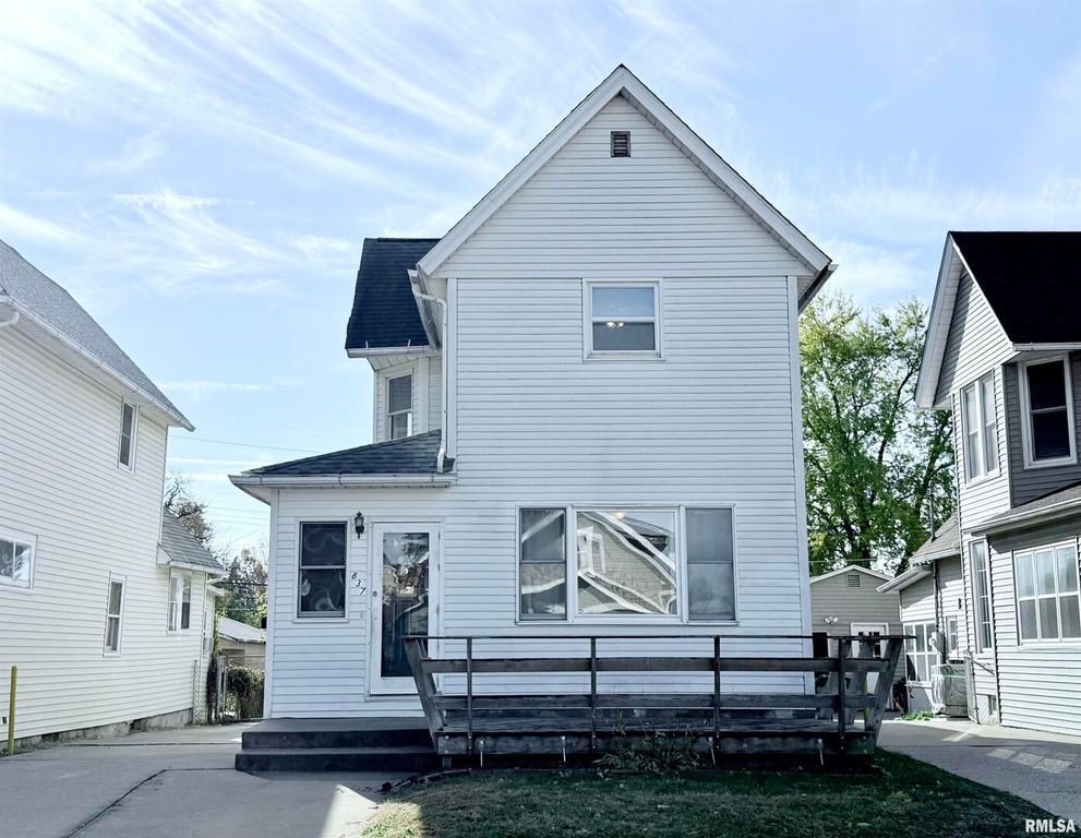 837 14TH Avenue S, Clinton, IA 52732