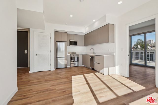 1814 Federal Avenue 303, Los Angeles, CA 90025