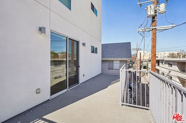 1814 Federal Avenue 303, Los Angeles, CA 90025