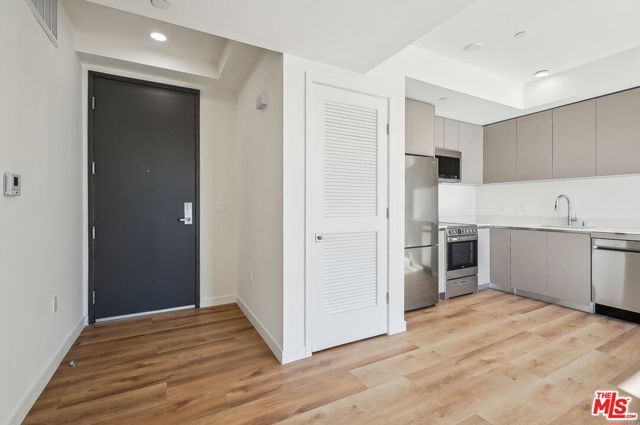 1814 Federal Avenue 303, Los Angeles, CA 90025