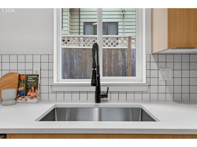 41976 Ne 66TH Ave, Portland, OR 97218