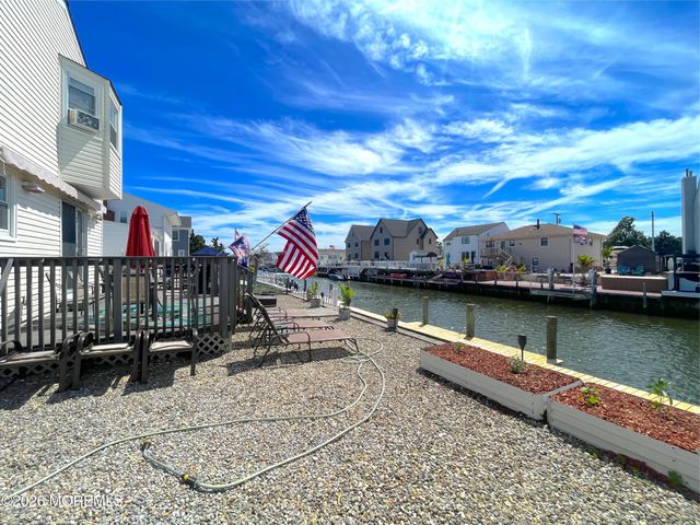 778 Tunney Point Drive, Toms River, NJ 08753