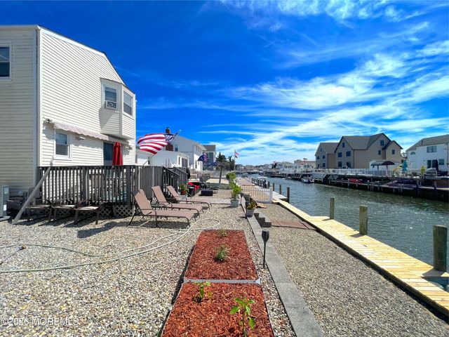 778 Tunney Point Drive, Toms River, NJ 08753