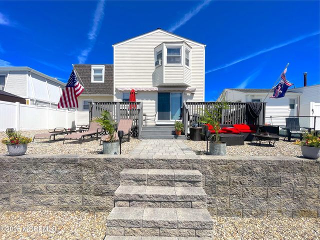 778 Tunney Point Drive, Toms River, NJ 08753