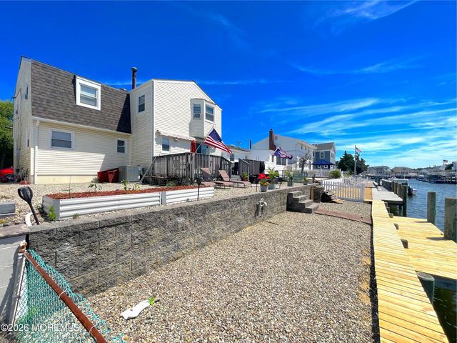 778 Tunney Point Drive, Toms River, NJ 08753