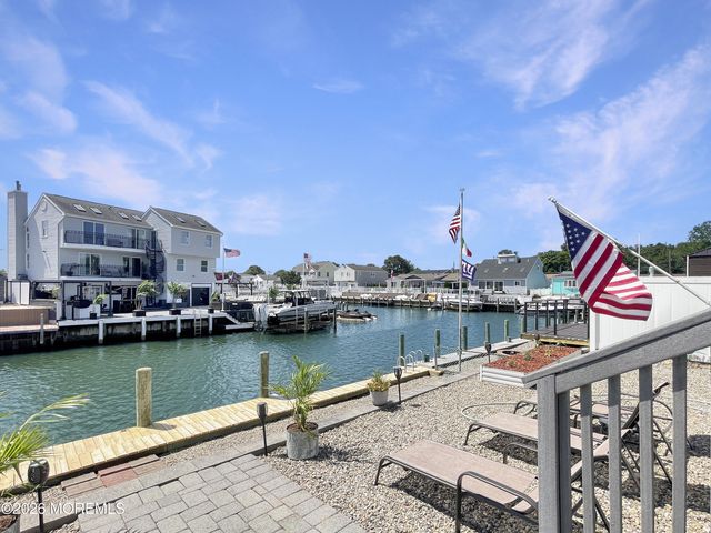 778 Tunney Point Drive, Toms River, NJ 08753