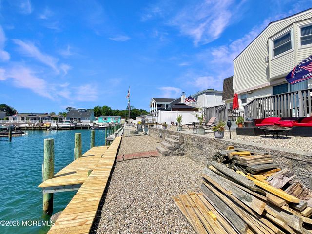 778 Tunney Point Drive, Toms River, NJ 08753