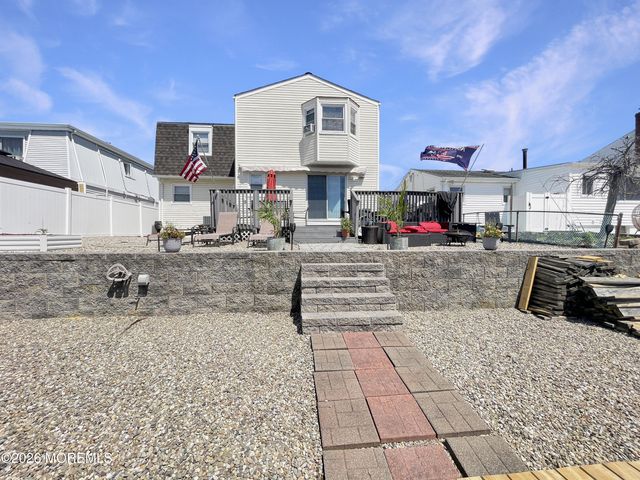 778 Tunney Point Drive, Toms River, NJ 08753