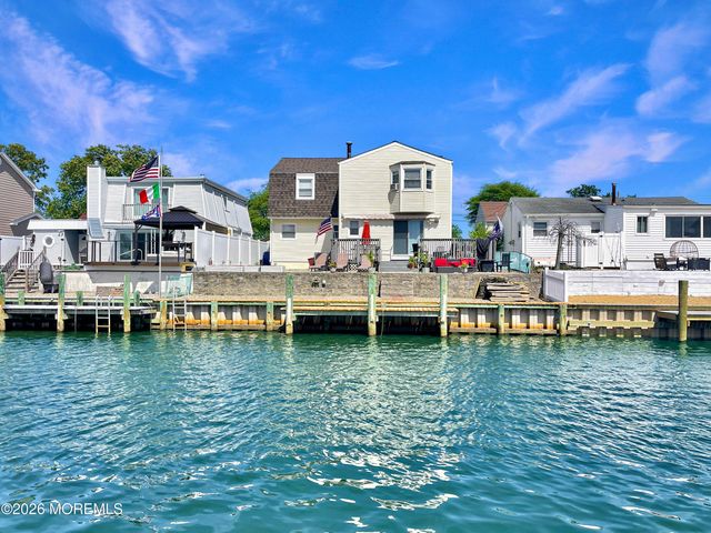 778 Tunney Point Drive, Toms River, NJ 08753
