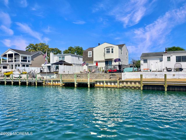 778 Tunney Point Drive, Toms River, NJ 08753