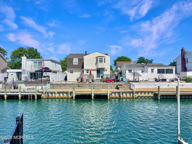 778 Tunney Point Drive, Toms River, NJ 08753
