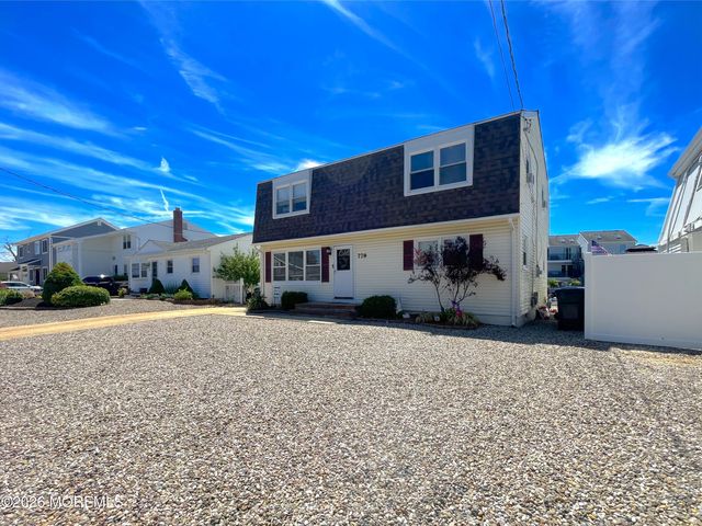 778 Tunney Point Drive, Toms River, NJ 08753