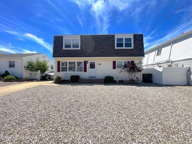 778 Tunney Point Drive, Toms River, NJ 08753
