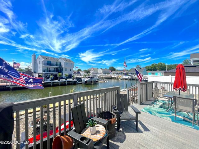 778 Tunney Point Drive, Toms River, NJ 08753