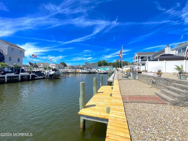 778 Tunney Point Drive, Toms River, NJ 08753