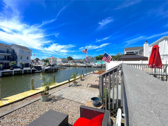 778 Tunney Point Drive, Toms River, NJ 08753