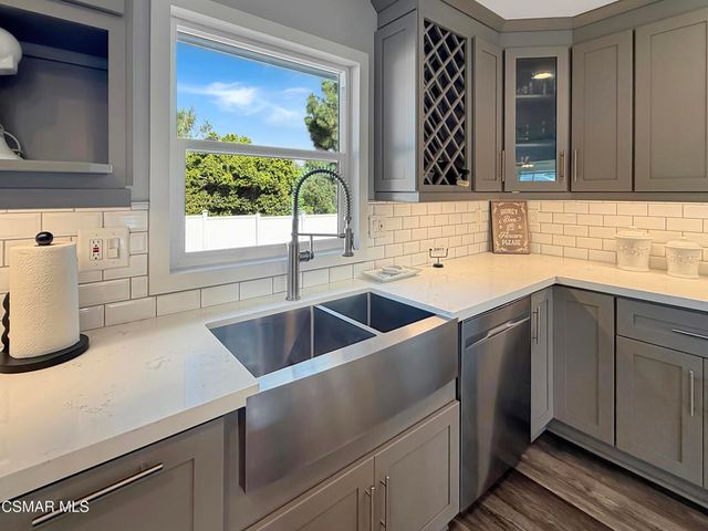 91 Calle Escalon, Camarillo, CA 93010