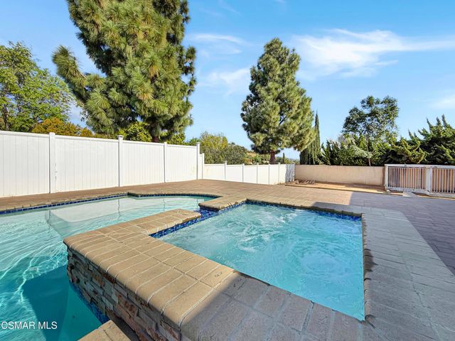 91 Calle Escalon, Camarillo, CA 93010