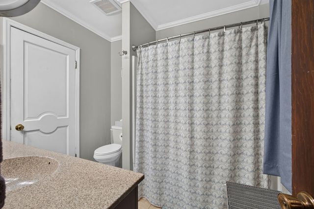 712 S CODY Road, Leclaire, IA 52753