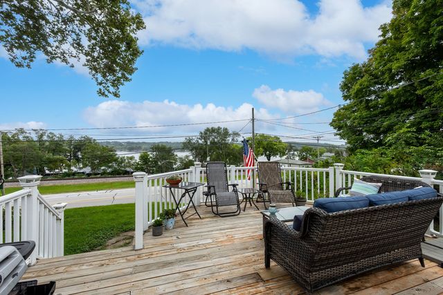 712 S CODY Road, Leclaire, IA 52753