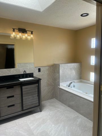 1742 17th Avenue SE, Albuquerque, NM 87124