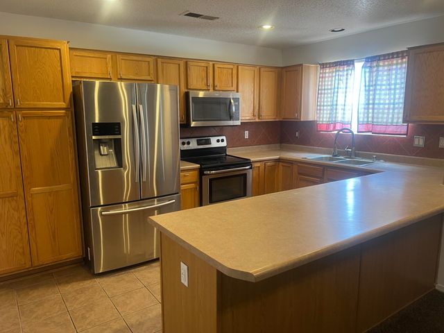 1742 17th Avenue SE, Albuquerque, NM 87124
