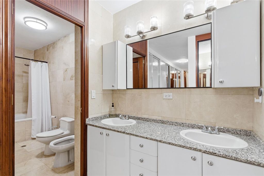 Image 18 of property listing at 1010 CALLE ORQUID 704, San Juan, PR 00927