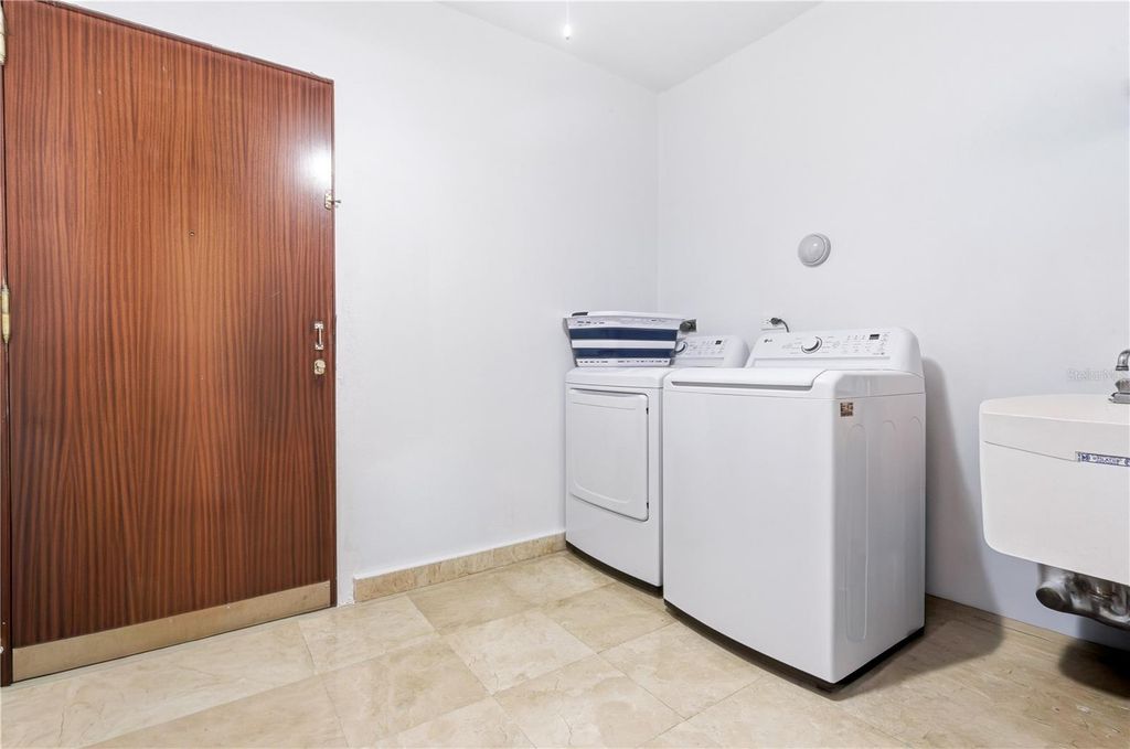 Image 29 of property listing at 1010 CALLE ORQUID 704, San Juan, PR 00927