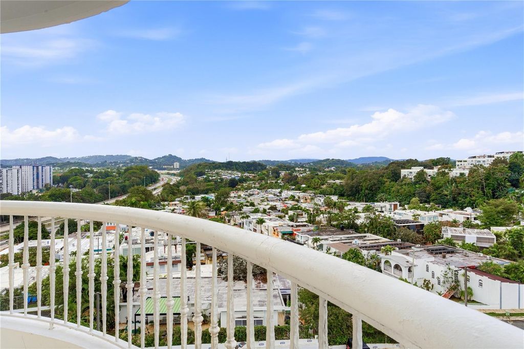 Image 31 of property listing at 1010 CALLE ORQUID 704, San Juan, PR 00927