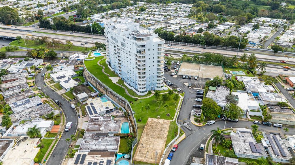 Image 35 of property listing at 1010 CALLE ORQUID 704, San Juan, PR 00927