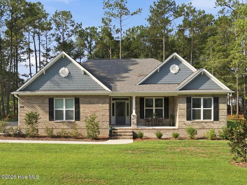 579 Hearthside Drive SE, Bolivia, NC 28422