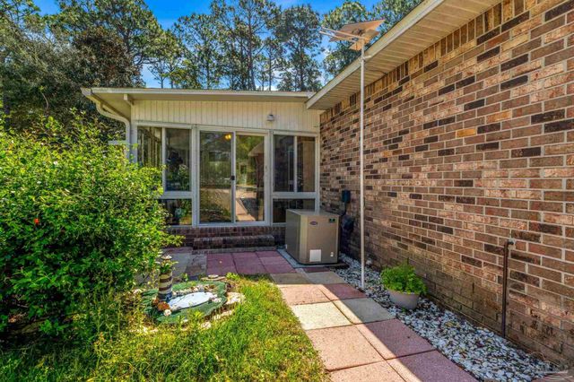 9679 Grallatorial Cir, Pensacola, FL 32507