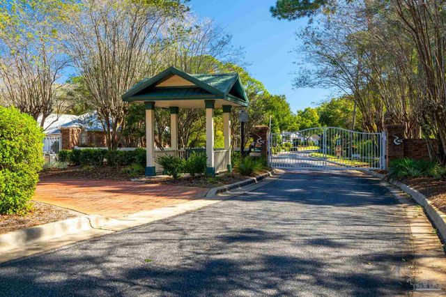 9679 Grallatorial Cir, Pensacola, FL 32507