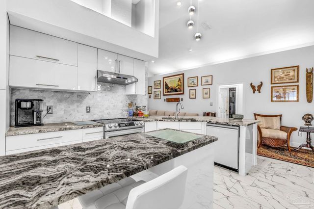 9679 Grallatorial Cir, Pensacola, FL 32507