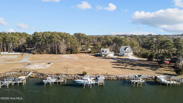 108 Blue Heron Court, Beaufort, NC 28516