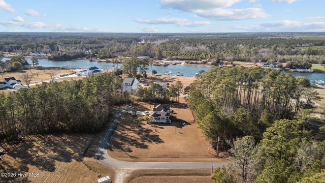 108 Blue Heron Court, Beaufort, NC 28516