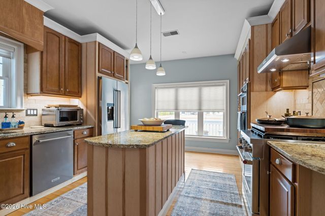 108 Blue Heron Court, Beaufort, NC 28516