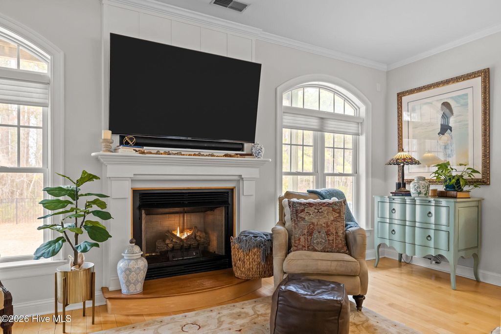 Image 14 of property listing at 108 Blue Heron Court, Beaufort, NC 28516