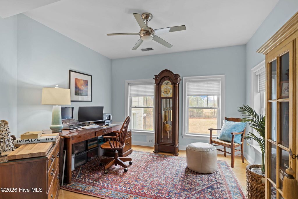 Image 17 of property listing at 108 Blue Heron Court, Beaufort, NC 28516