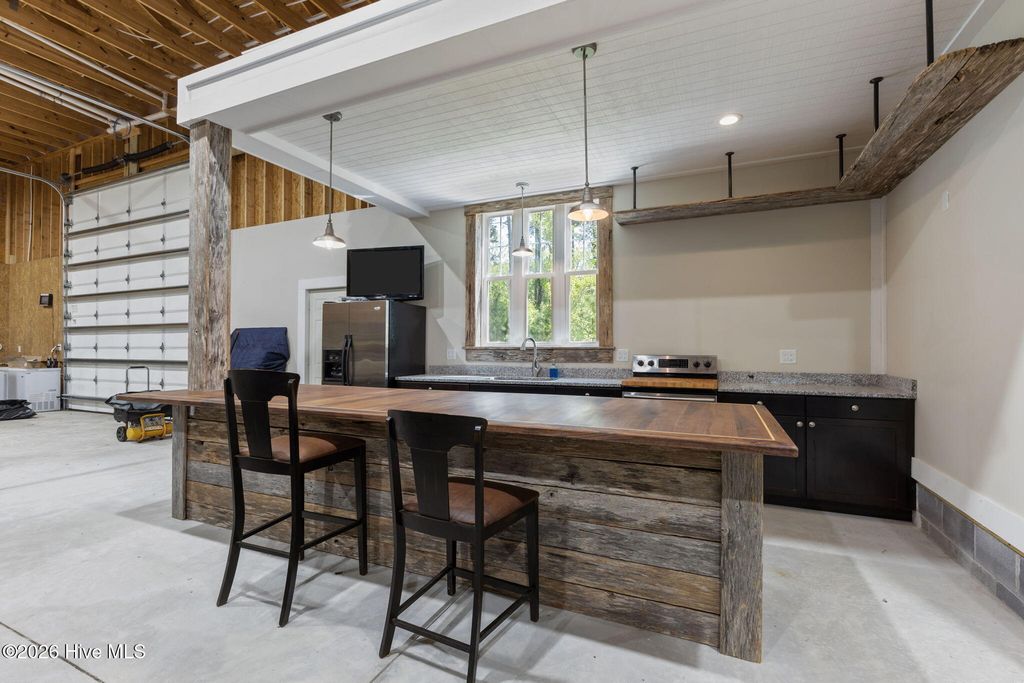 Image 36 of property listing at 108 Blue Heron Court, Beaufort, NC 28516