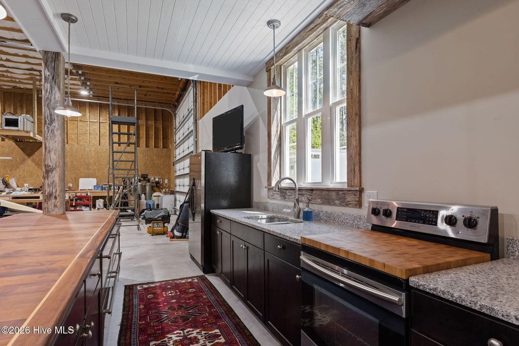 Image 38 of property listing at 108 Blue Heron Court, Beaufort, NC 28516