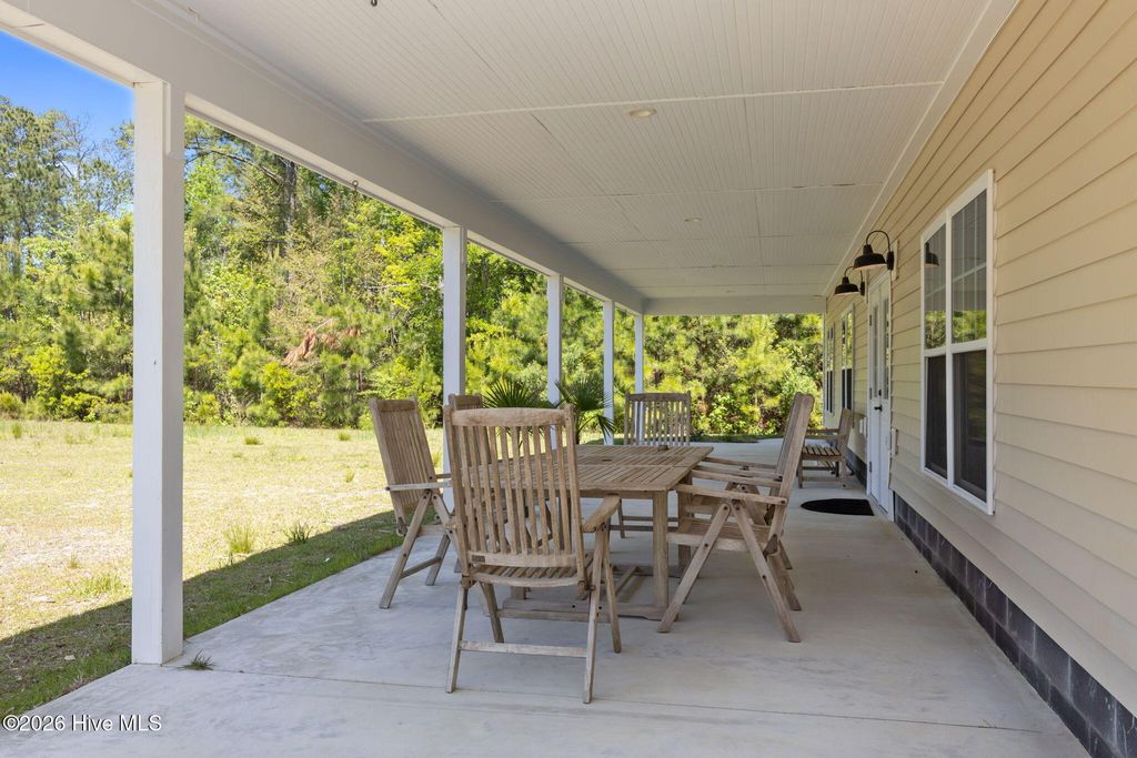 Image 53 of property listing at 108 Blue Heron Court, Beaufort, NC 28516