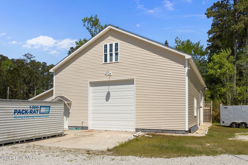 Image 54 of property listing at 108 Blue Heron Court, Beaufort, NC 28516